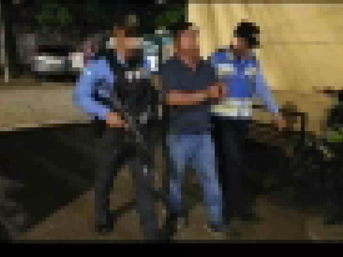 Cuadro a cuadro: momento en que hombre cruzó semáforo en rojo y murió un bebé en Cortés
