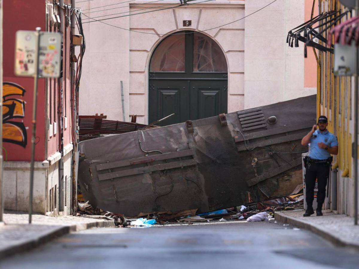 Mueren 16 personas tras fatal accidente de un ferrocarril en Portugal
