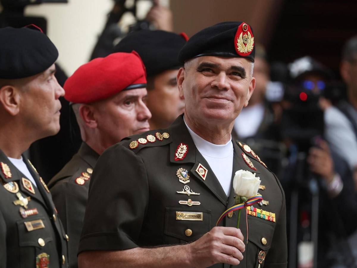 La caída de Vladimir Padrino López, militar más leal e incondicional de Nicolás Maduro