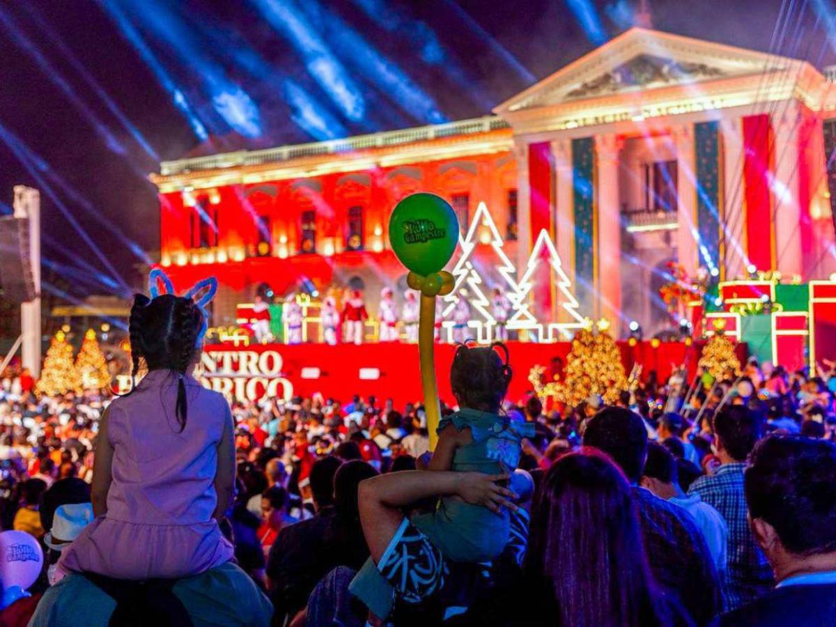 Así luce la Villa Navideña 2025 de El Salvador, la más grande de la región