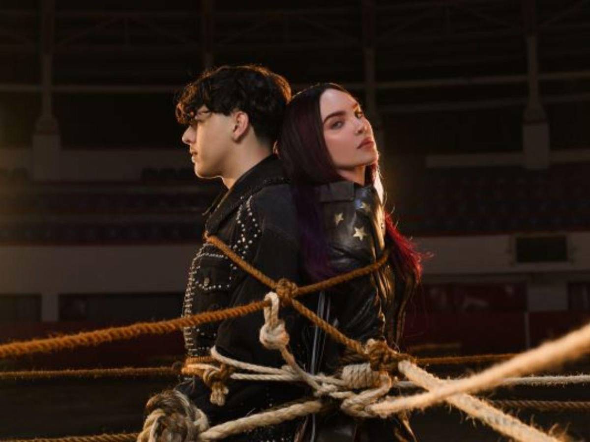 Belinda es acusada de adorar 'figuras demoníacas' en su nuevo video