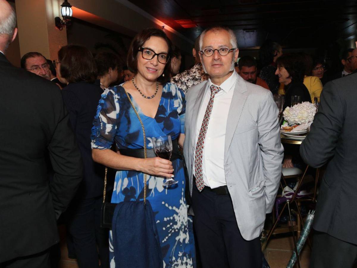 Brindan por la Fiesta Nacional de España en fina recepción en Honduras