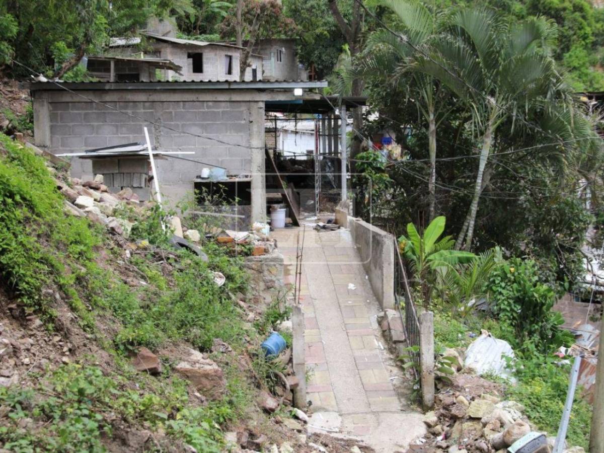 A una semana del desastre, damnificados de Villa Unión siguen sin regresar a sus hogares