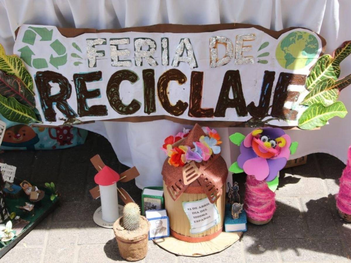 ¡Creatividad que salva al planeta! Escolares emprendieron con Feria de Reciclaje