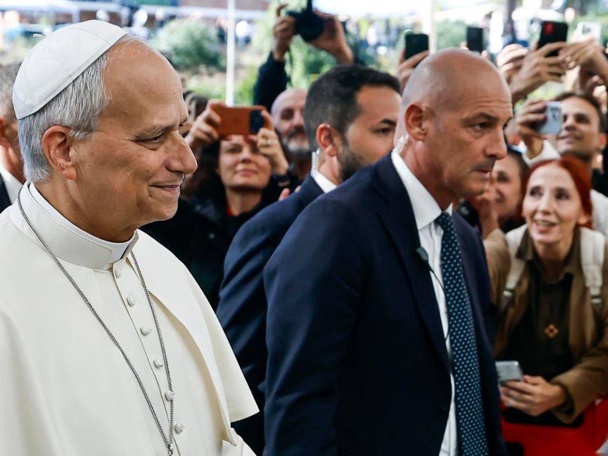 Momento en que el papa León XIV ingresó al hospital Gemelli, donde será operado de un nódulo pulmonar