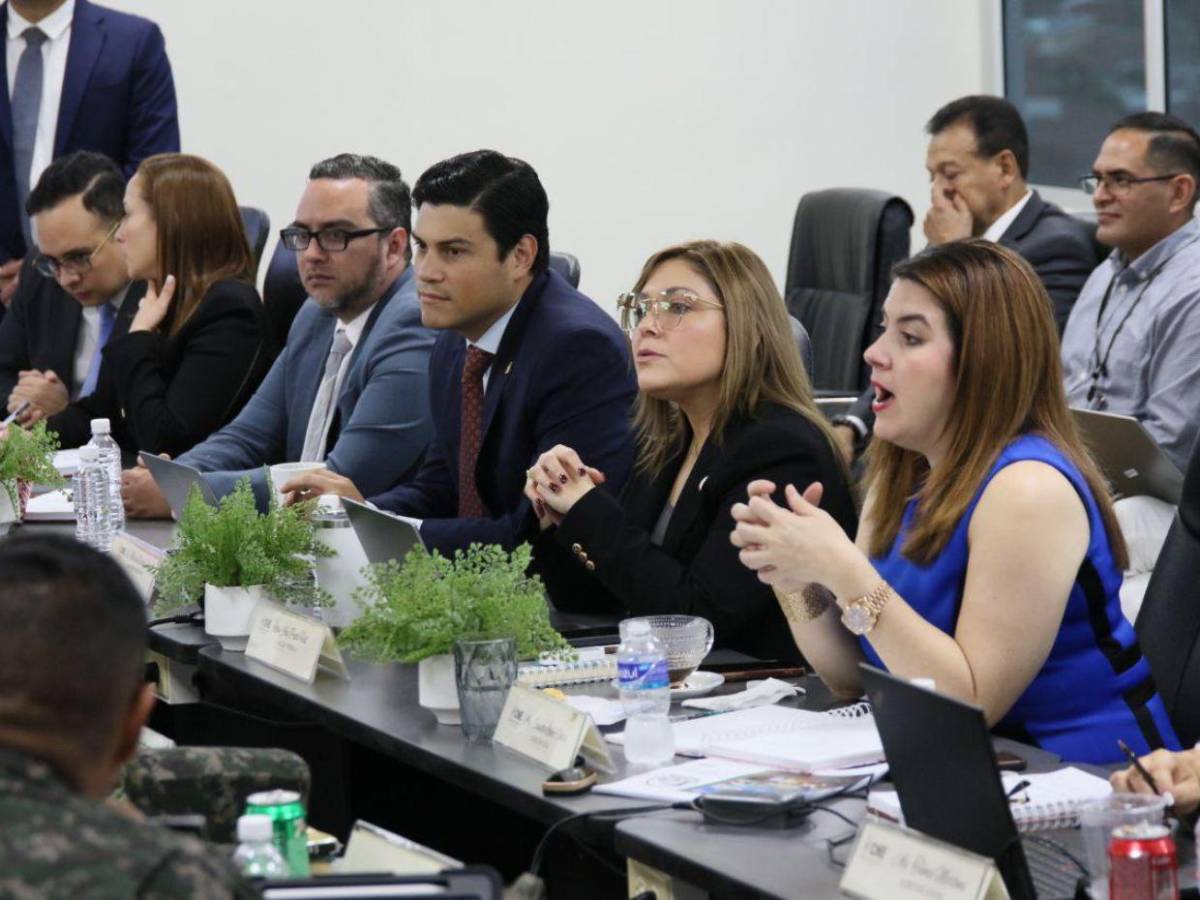 Así fue la reunión entre el CNE y las FF AA para la coordinación de las elecciones