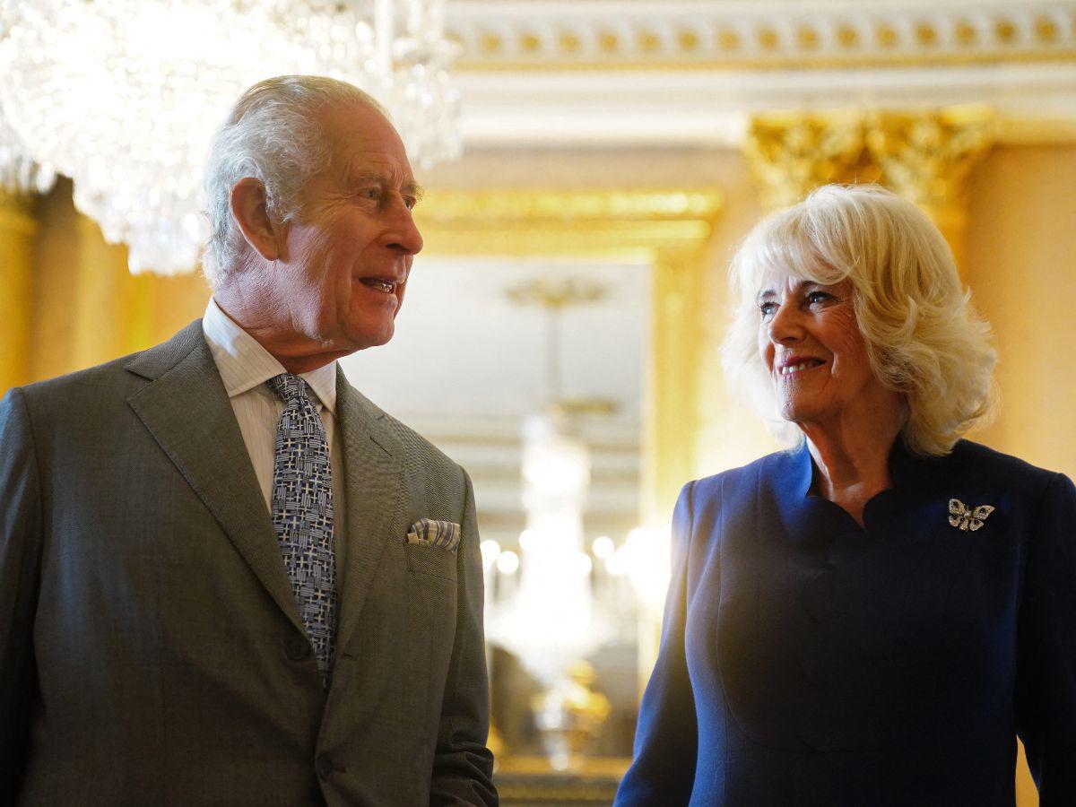 Carlos III cumple un año de su coronación empañado por el cáncer