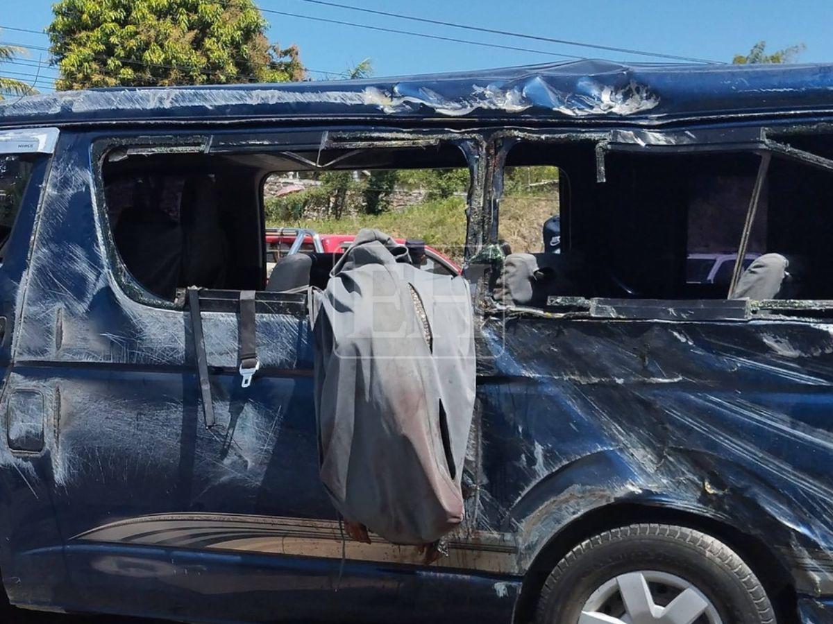 Madre quedó colgada del bus: desgarradoras escenas tras accidente en Potrerillos