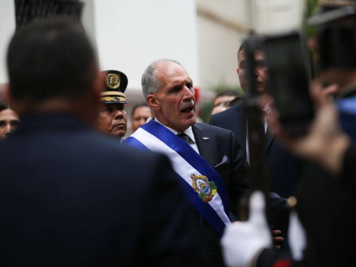 Sin shows culturales ni artísticos: así asumió la presidencia Nasry Asfura