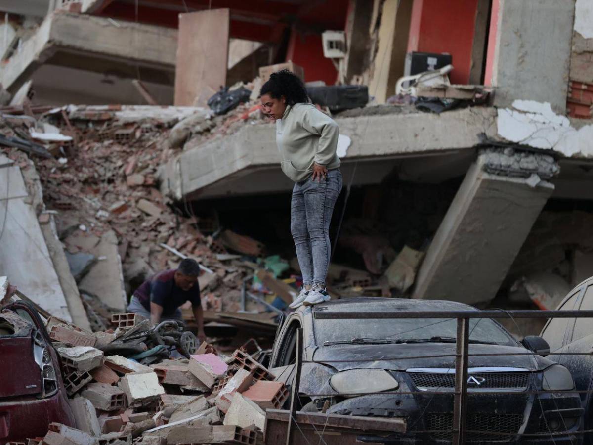 Imágenes fuertes: caos en La Guaira, la ciudad destrozada por los derrumbes en Venezuela