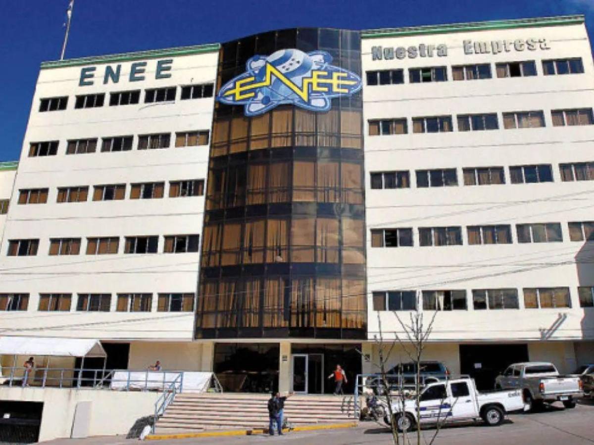 Condonación de deudas, hurto de energía y tarifa congelada: los cambios en la ENEE tras nueva ley