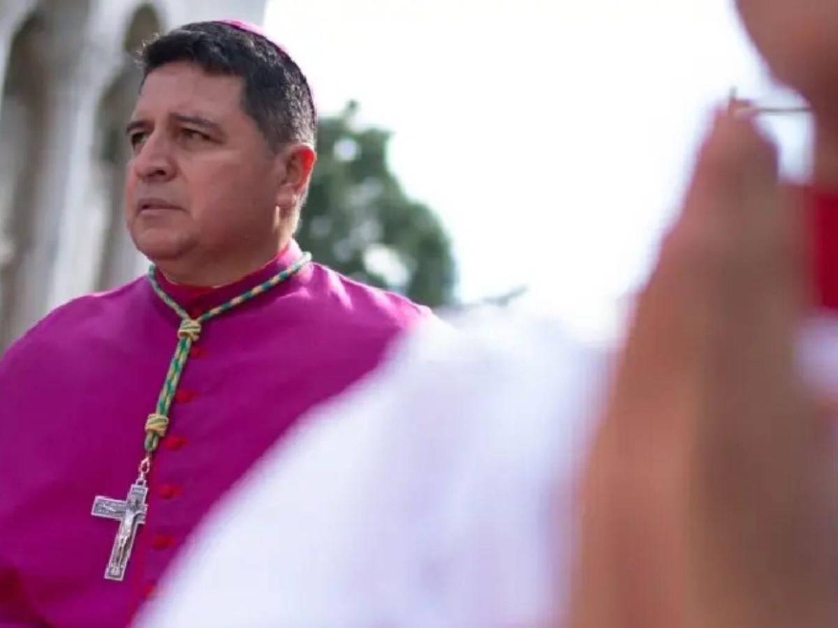 Nuevo obispo nombrado por León XIV: un salvadoreño que llegó a EE UU escondido en un maletero