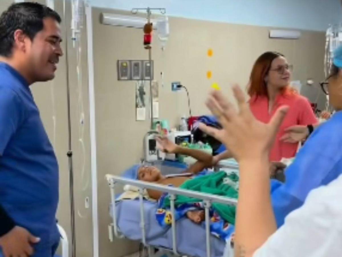 Cristiano Ronaldo invitó a niño venezolano sobreviviente a terremotos a ver uno de sus partidos