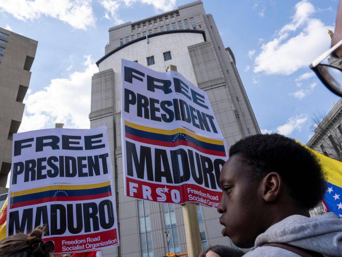 Protestas a favor y en contra de Maduro desatan caos frente a corte