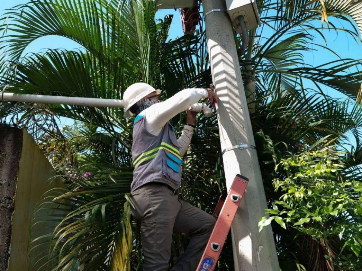 Condonación de deudas, hurto de energía y tarifa congelada: los cambios en la ENEE tras nueva ley