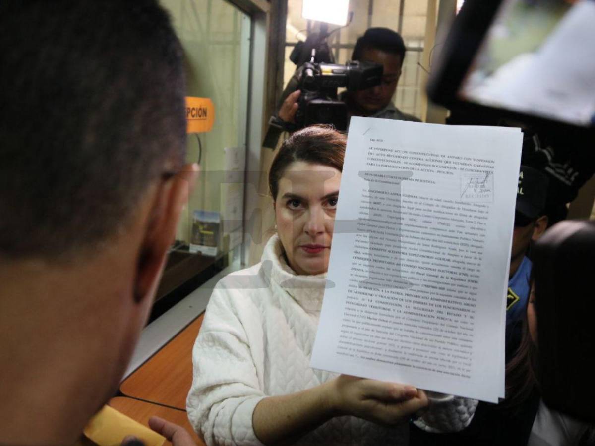 Sé que quieren que me calle: consejera Cossette López presenta recurso de amparo ante la CSJ