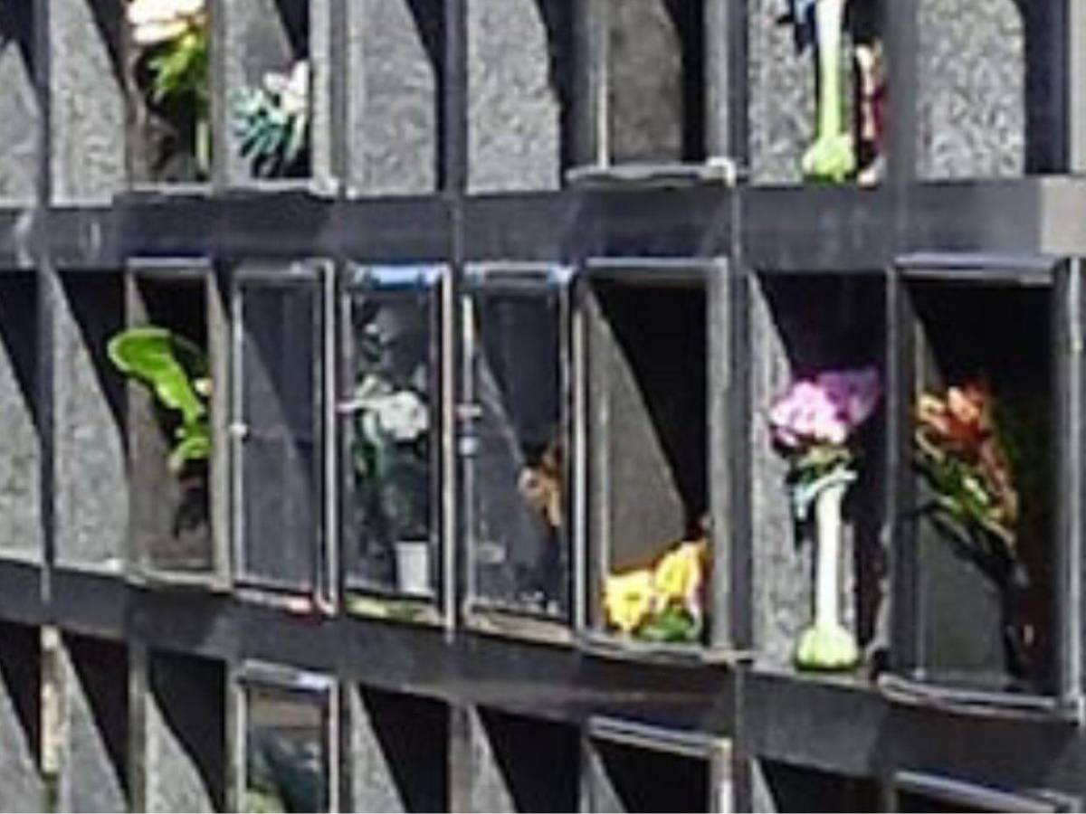 Profanan tumba de la modelo Pamela Genini y sustraen su cabeza en Italia