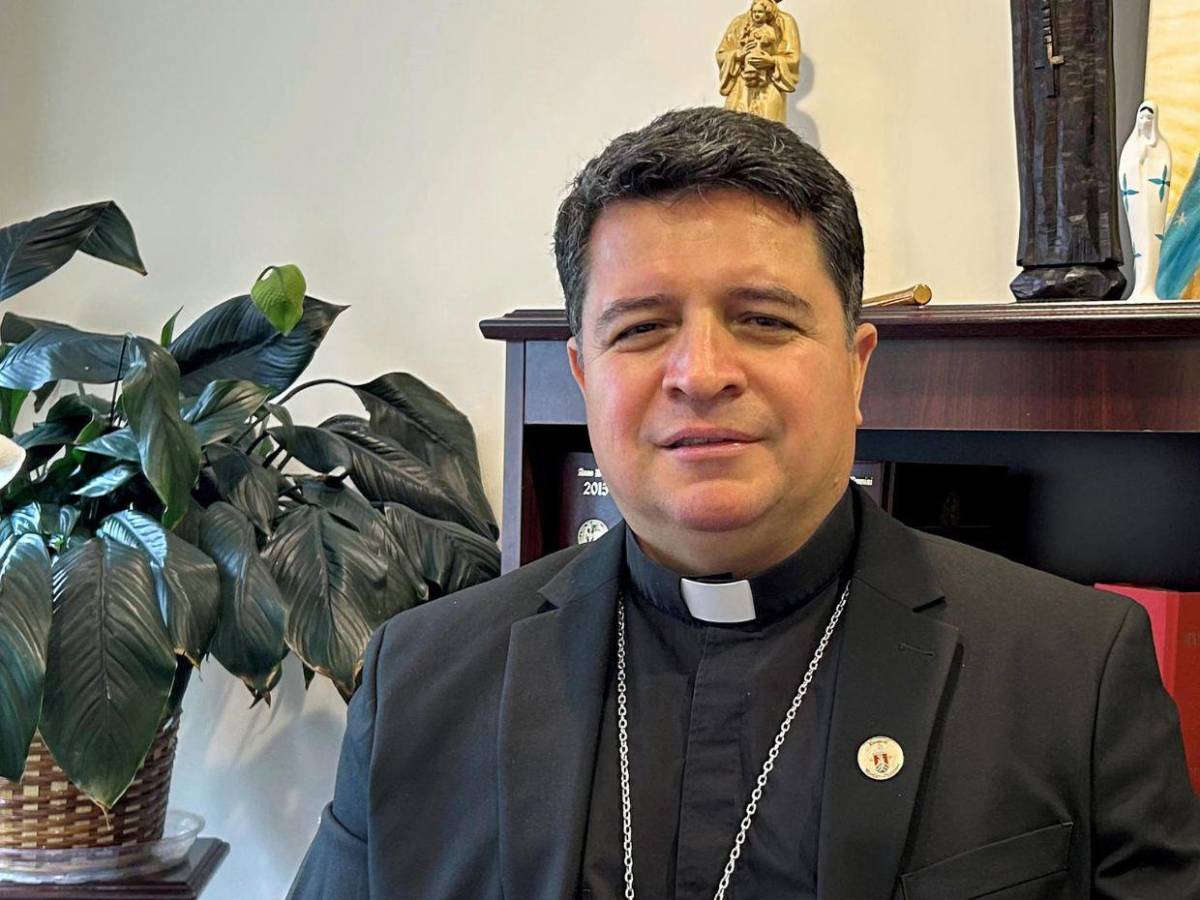 Nuevo obispo nombrado por León XIV: un salvadoreño que llegó a EE UU escondido en un maletero