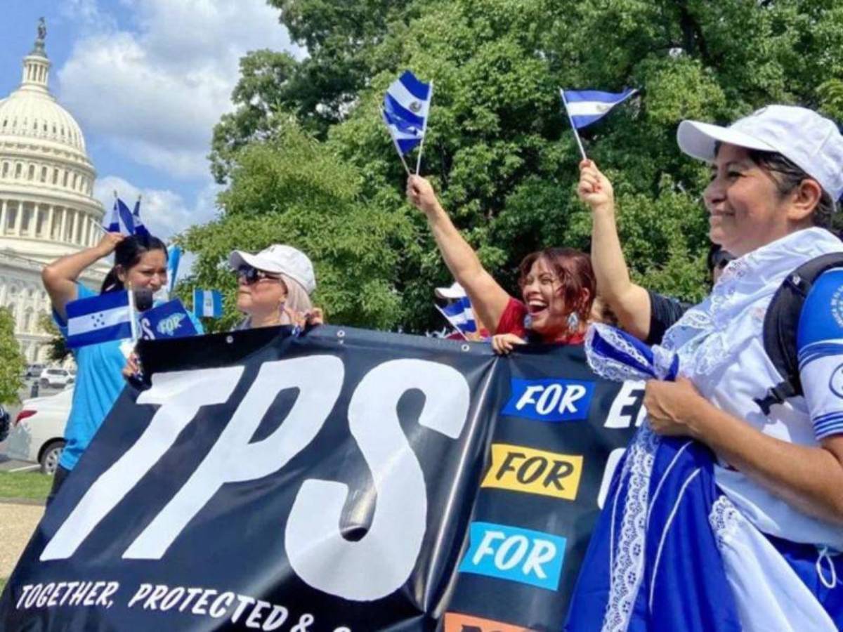 Después de las 12:00 de la noche, estamos sin nada: migrantes hondureños en zozobra por TPS