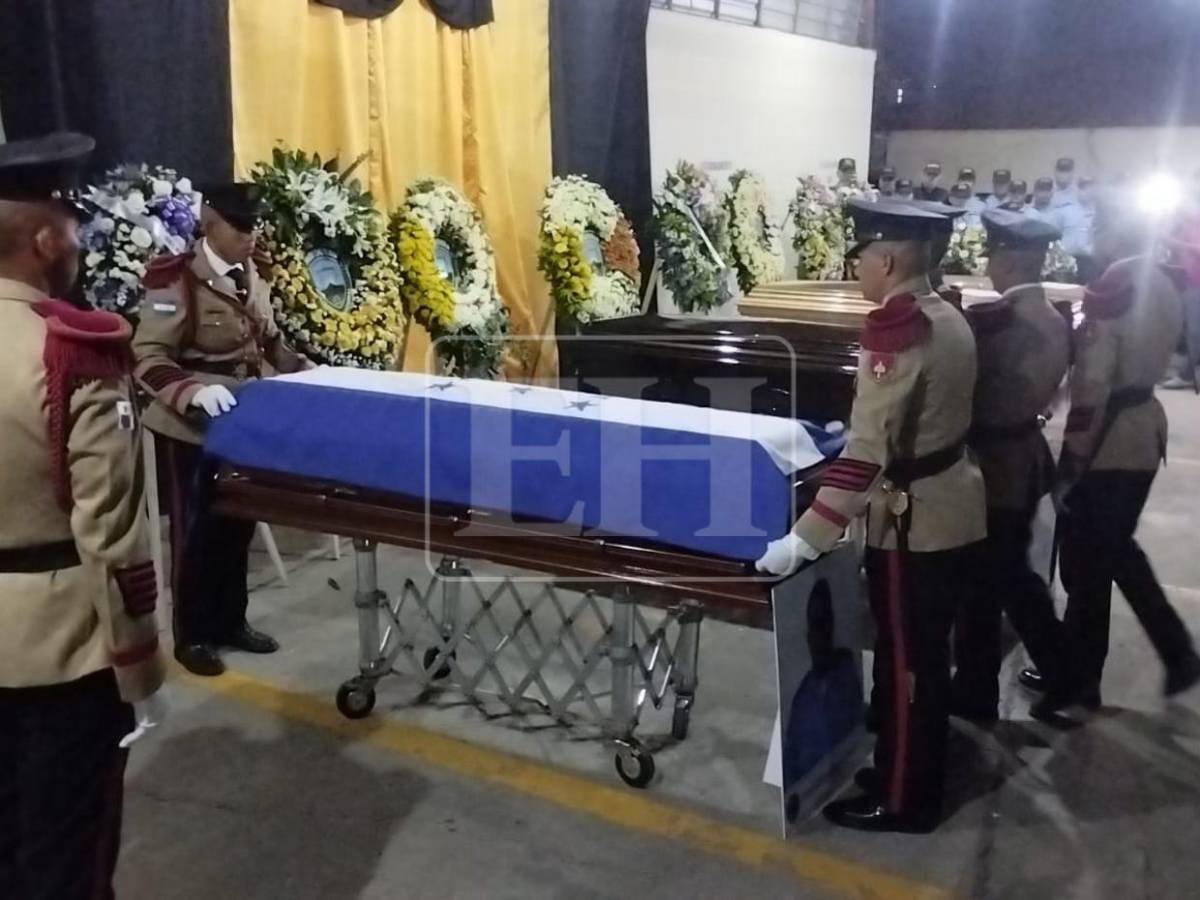 Con todos los honores: así despiden a cinco policías abatidos en masacre de Corinto, Omoa
