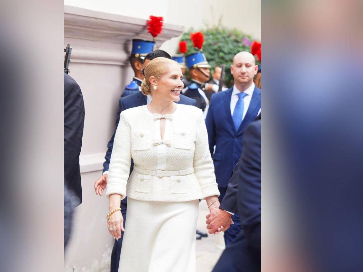 Tonos blancos y pasteles: Así vistieron las damas en la toma de posesión