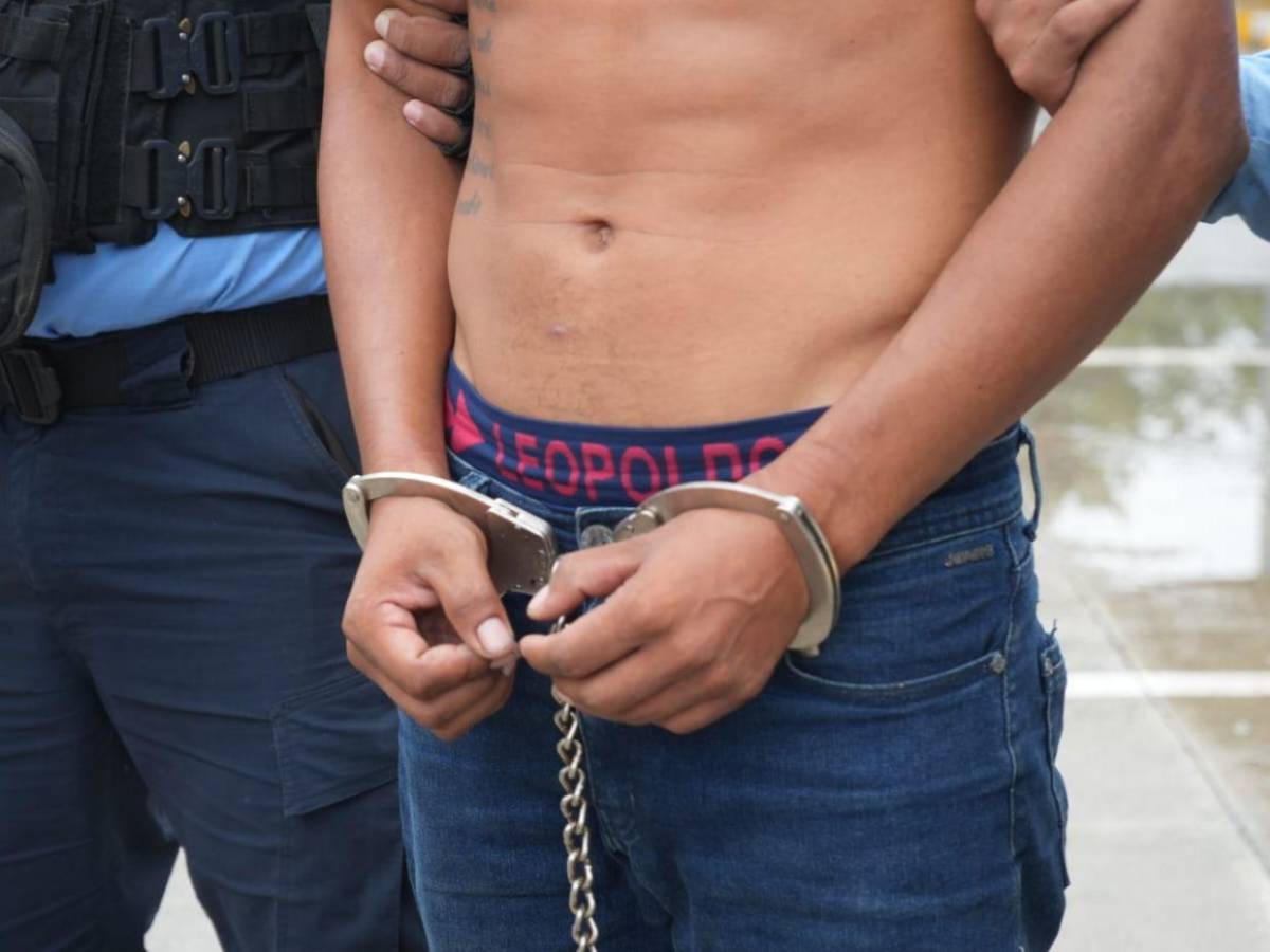Encadenados de pies a manos: “Ready” y “El Chino”, terroristas de la MS-13 capturados en Choloma