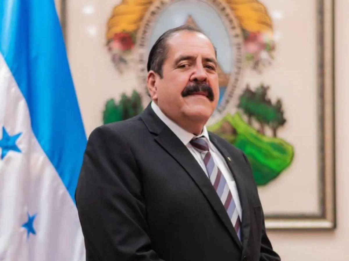 Superó una etapa difícil del cáncer: Mel Zelaya revela detalles sobre la salud de Carlos Zelaya