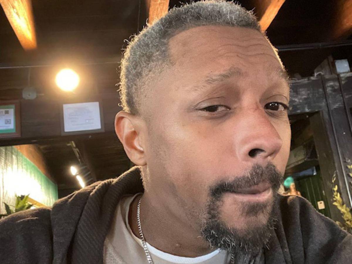 ¿Quién es el hombre que supuestamente sigue sin parar a Milagro Flores?