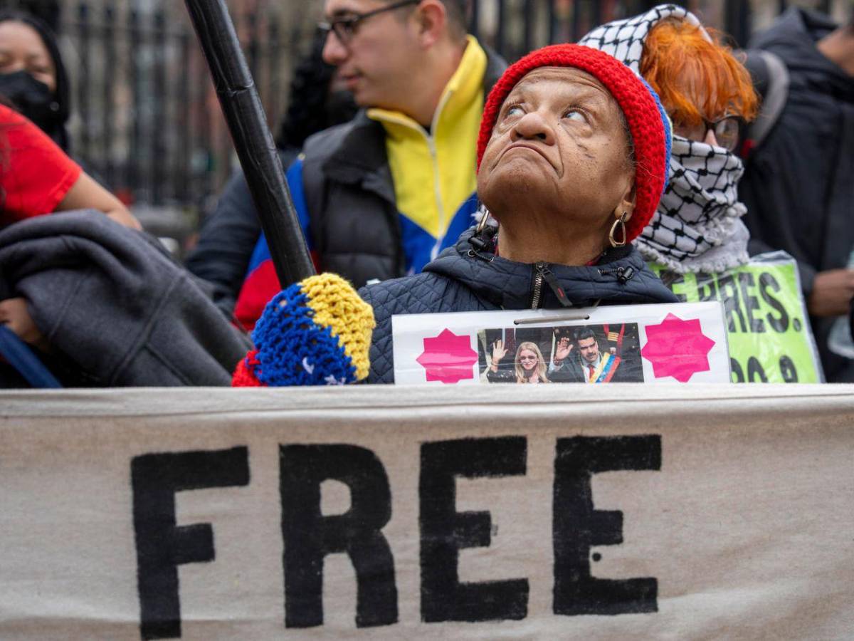 Protestas a favor y en contra de Maduro desatan caos frente a corte