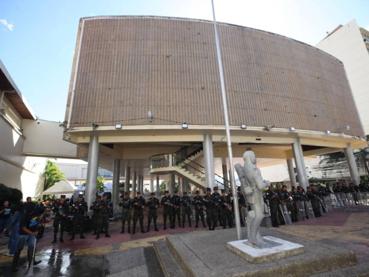 CN bajo fuerte custodia militar antes del inicio del período legislativo 2026-2030