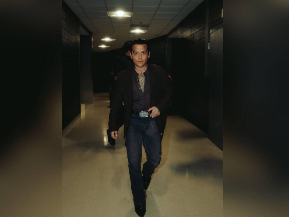 ¿Christian Nodal quiere desaparecer entrevista con Adela Micha? Esto se sabe