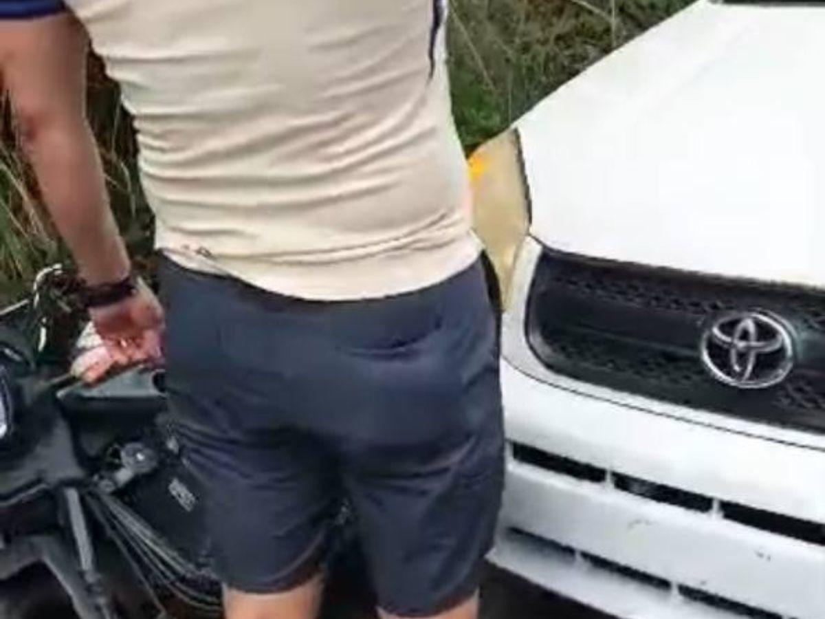 Tras “provocar” múltiple colisión, conductor intentó huir y murió al caer por unas gradas