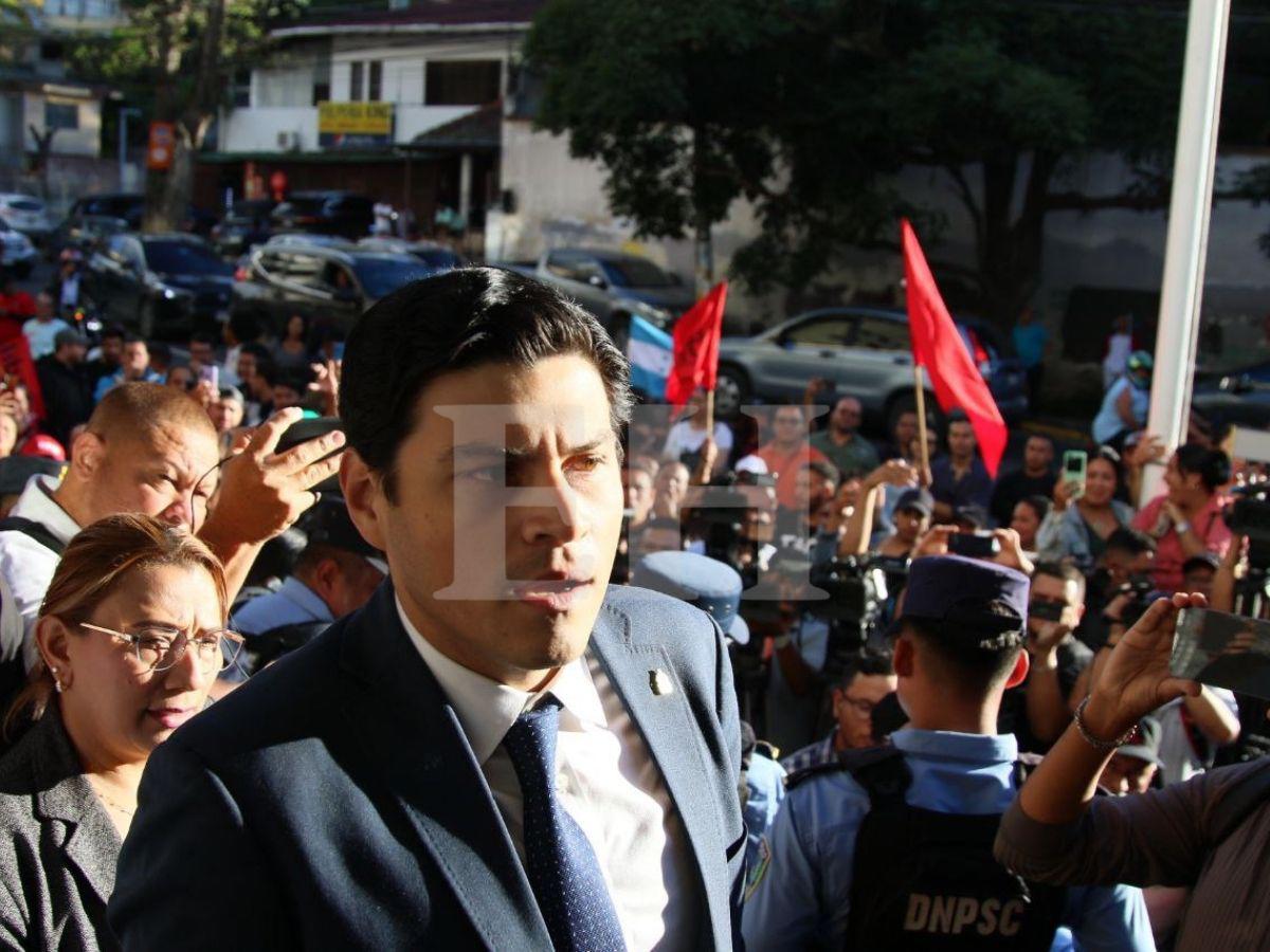 ¿Qué contiene la USB que Marlon Ochoa entregó al MP contra consejera del CNE y jefe de bancada?