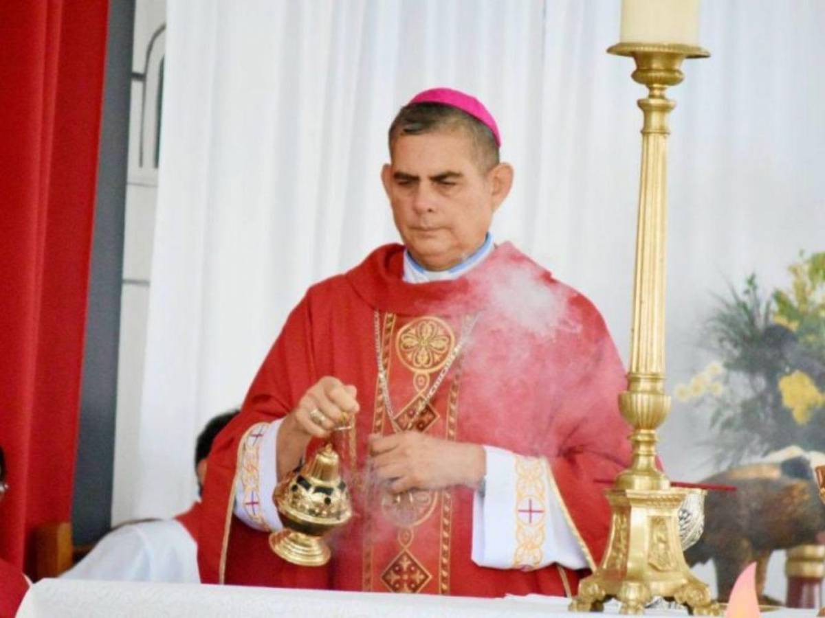 José Vicente Nácher preside misa exequial por monseñor Teodoro Gómez en España