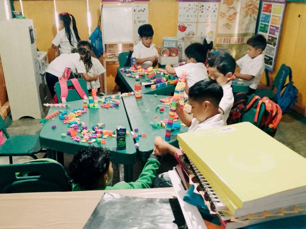 Maestra expuso precariedad educativa con pago de L1,000 al mes: Carmen habló por todas