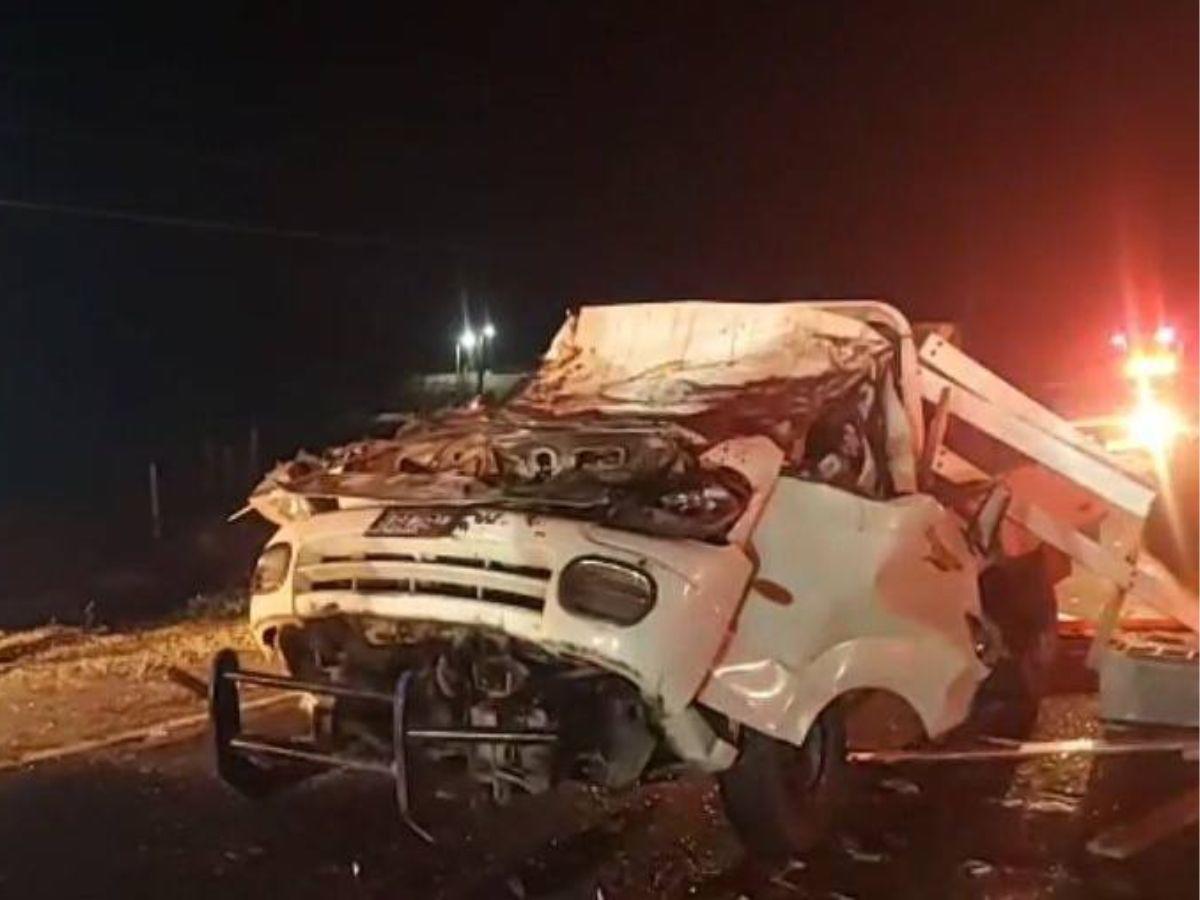 Los cuerpos quedaron atrapados en el amasijo de hierro: dos muertos deja accidente de tránsito