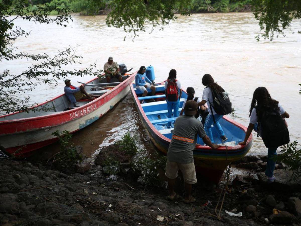 Crisis en Costa de los Amates: inundaciones, cocodrilos y esperanza en medio del caos