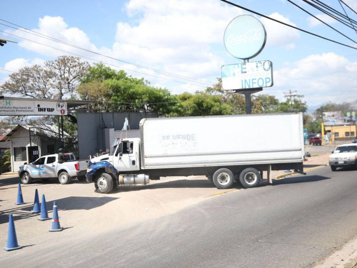 En buses colectivos y camiones empieza a retornar las maletas electorales al Infop