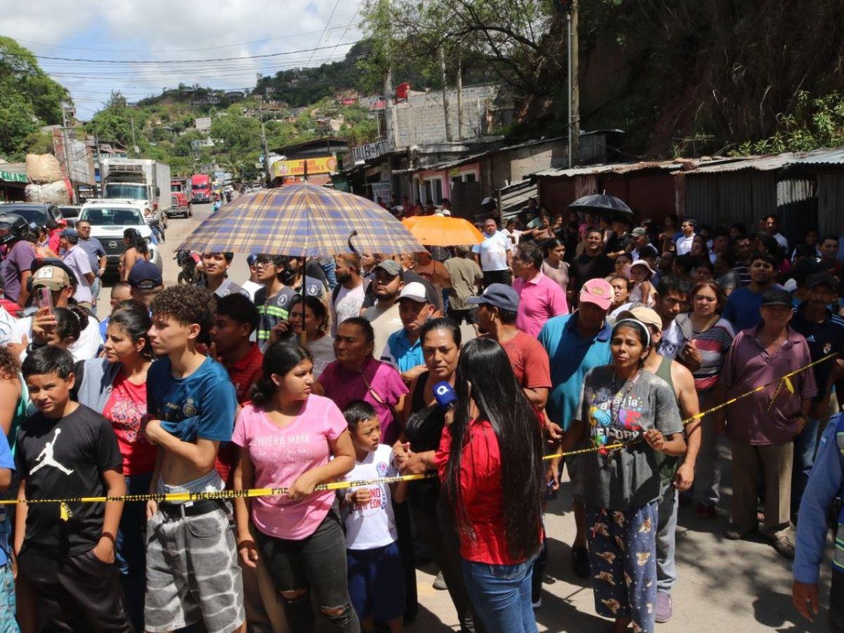 Personas atrapadas, llantos y desesperación: desgarradoras escenas en Villa Nueva tras el accidente