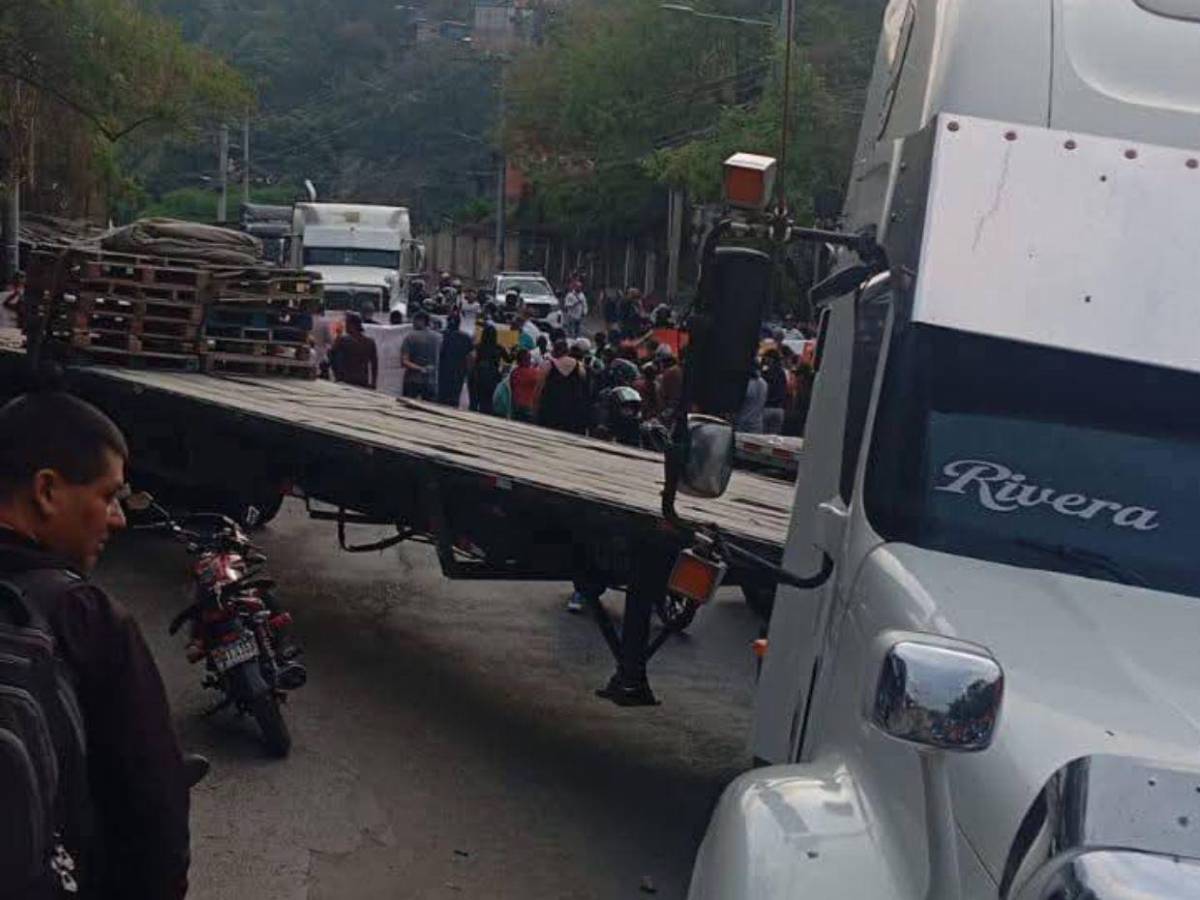 Claves: ¿Por qué protestan transportistas de carga pesada y qué exigen?