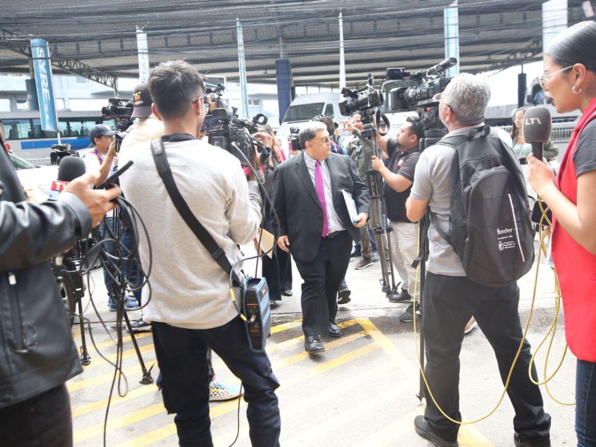 “Grupo élite” del TSC llega al CNE para indagar contratos del traslado de maletas electorales