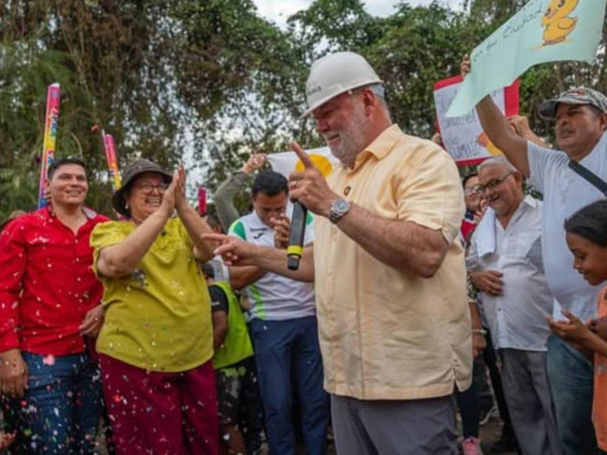 Trata de personas y fraude: las 10 líneas de investigación que rodean a Roberto Contreras