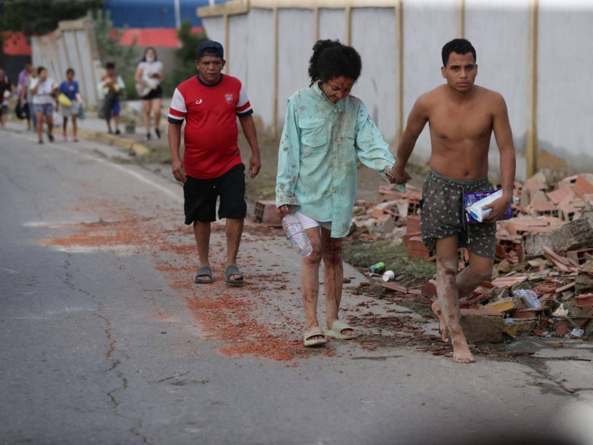 Imágenes fuertes: caos en La Guaira, la ciudad destrozada por los derrumbes en Venezuela