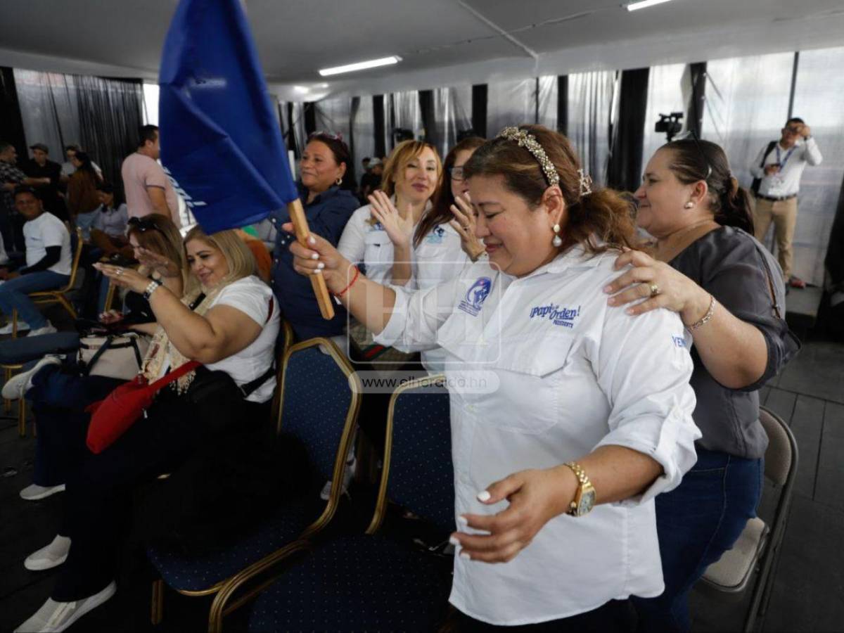 Partido Nacional en momento de oración durante escrutinio de actas: ¿Quién ganará?