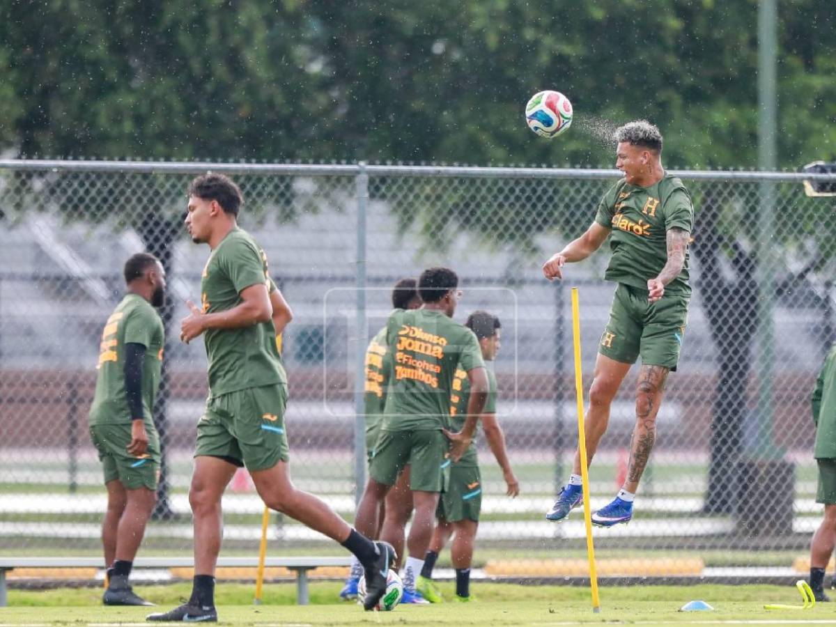 Entreno de Honduras: Jugador enciende alarmas, chica sorprende y el gesto de Dereck y Keyrol