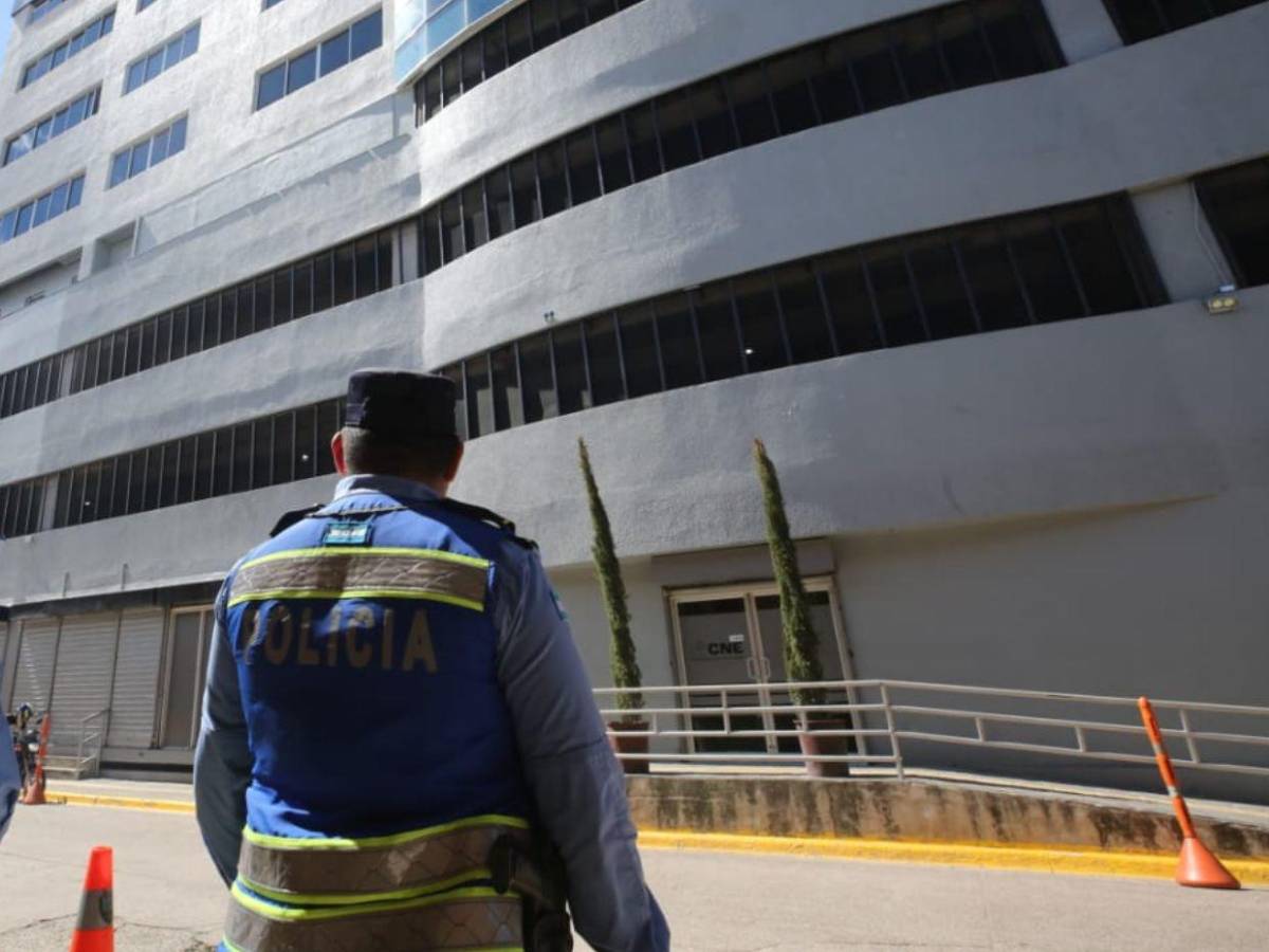 Instalaciones del CNE bajo resguardo militar y policial previo a elecciones