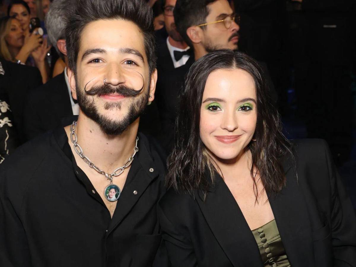 ¿Tendencia? Camilo revela que su esposa se comió la placenta de su bebé