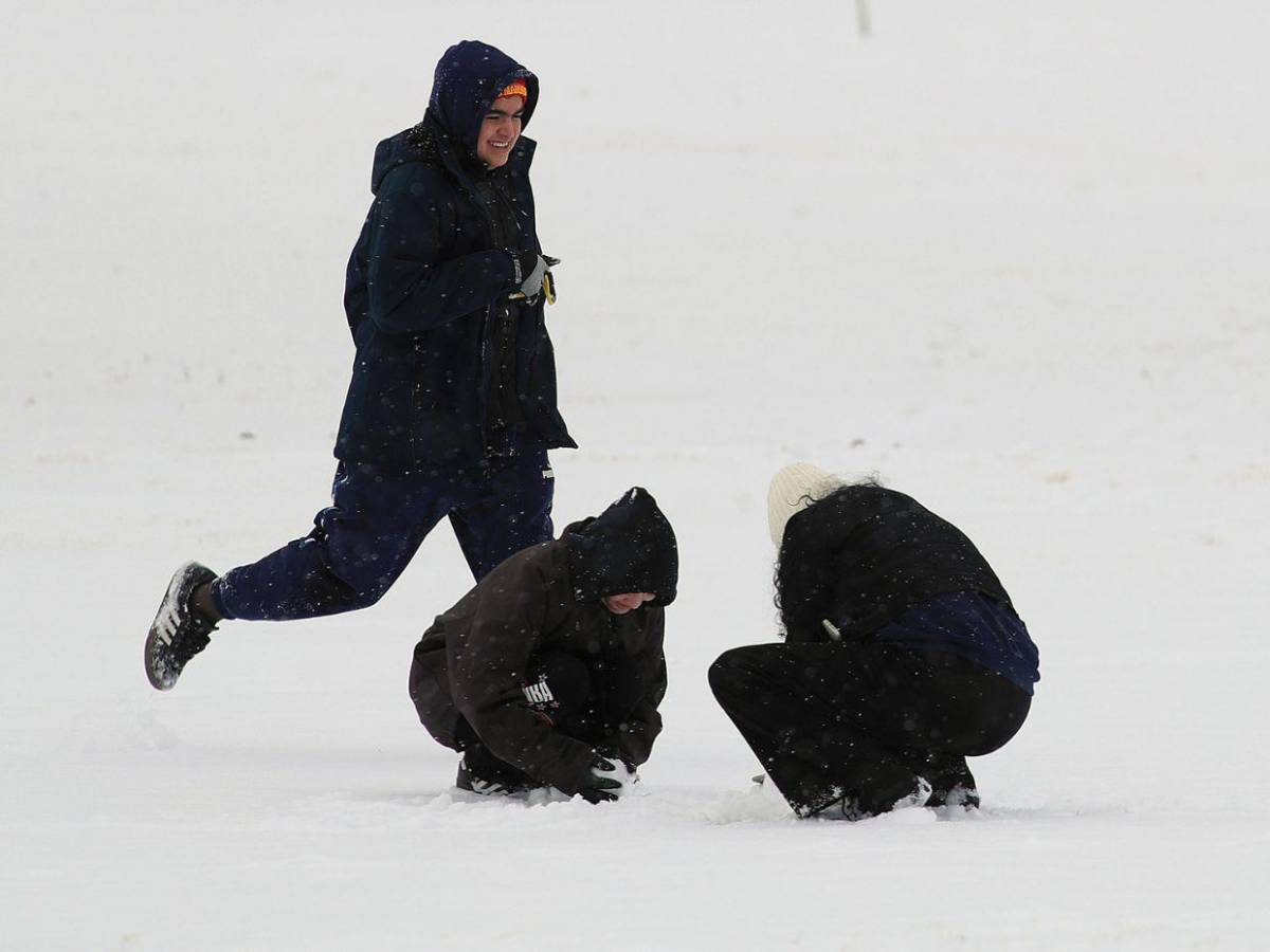 Ciudad Juárez se cubre de nieve tras intensa tormenta invernal
