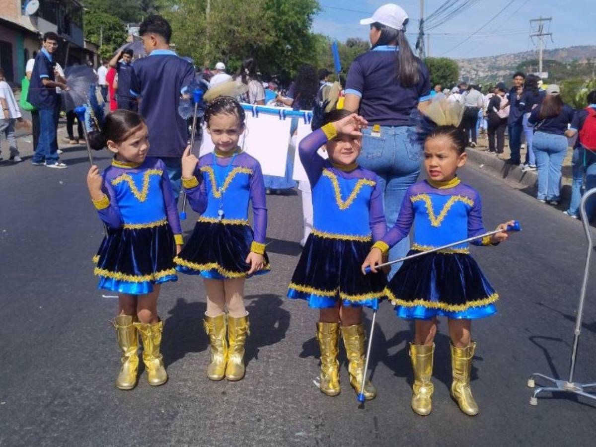 Con ternura y talento, las niñas palillonas engalanan los desfiles patrios de prebásica