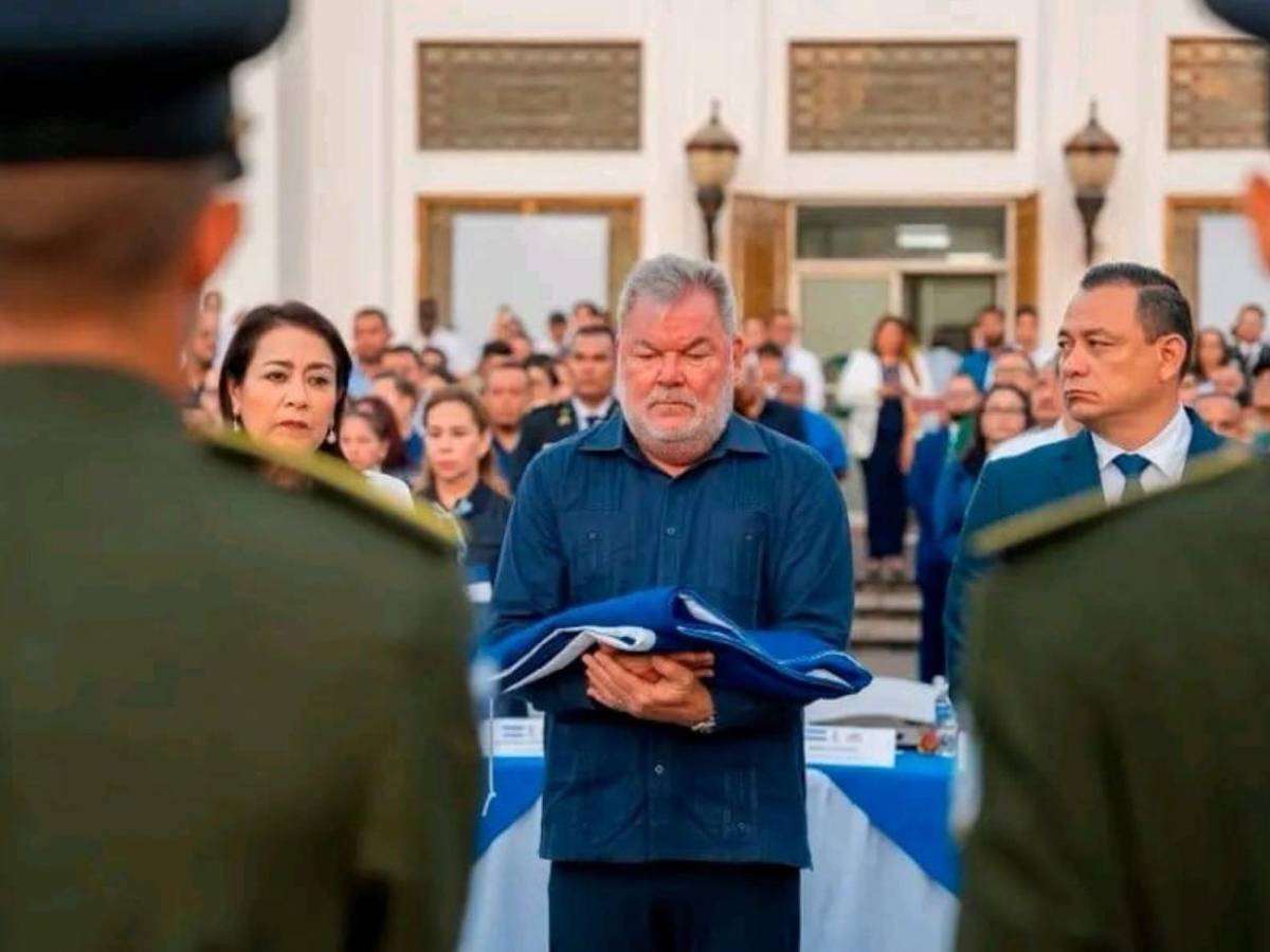 Así se rindió homenaje a la Bandera Nacional de Honduras en San Pedro Sula